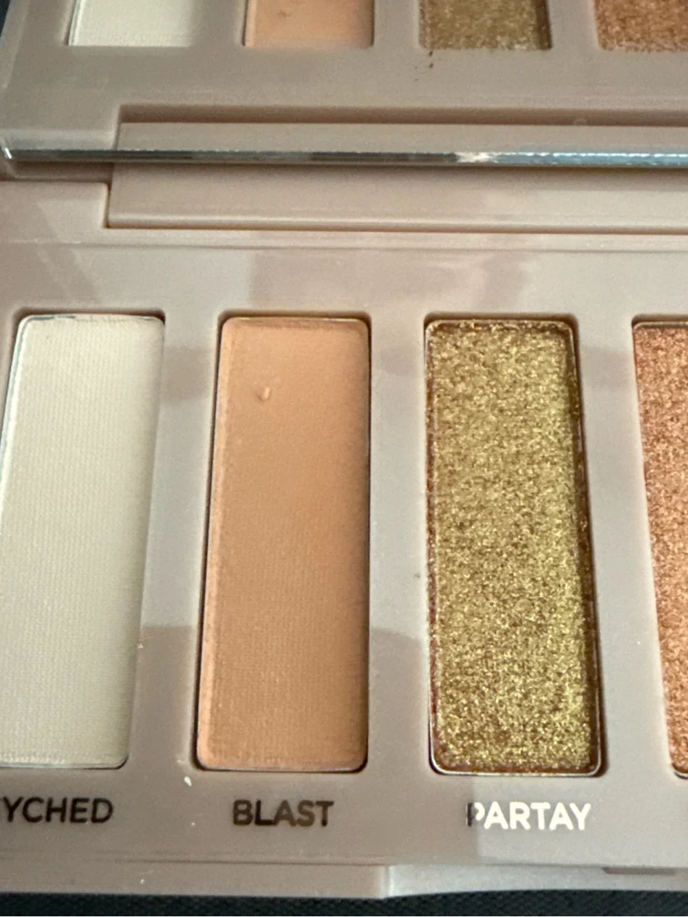 Urban Decay Naked Mucho Happy Eyeshadow Palette